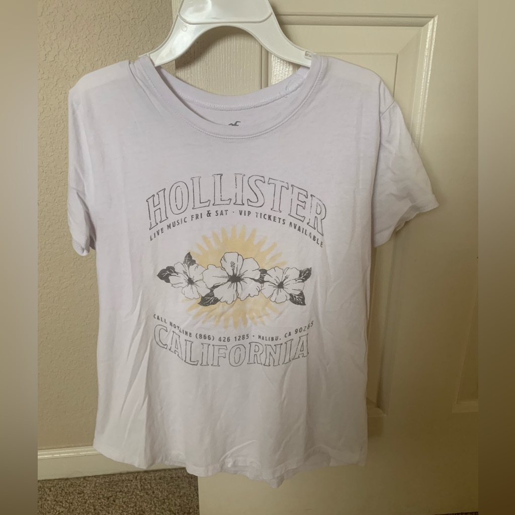 Hollister Tee Shirt